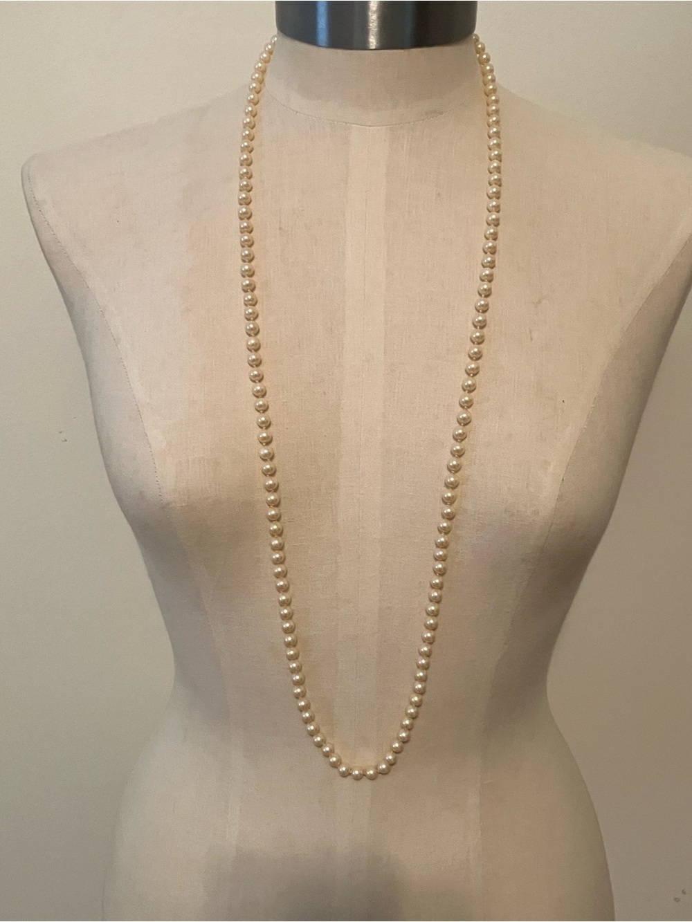 VTG Faux Pearl Necklace Screw Clasp Preppy Old Money Heritage Victorian 17.5in
